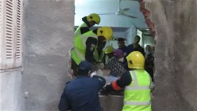 الشرطة تستجيب لاستغاثة مريضة وتنقلها إلى المستشفى بالسويس 