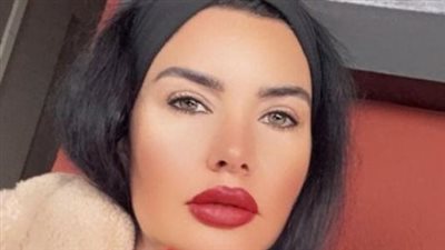 مجسم وممزق.. لاميتا فرنجية تثير الجدل عبر 