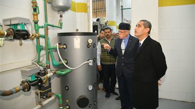 محافظ الغربية يتفقد التجهيزات النهائية بالمجزر النصف الآلي بقرية شوني