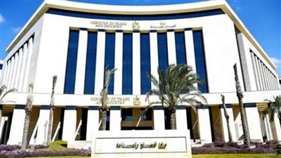 وزارة التجارة والصناعة تنفي دراسة إلغاء رسوم الإغراق على واردات حديد التسليح