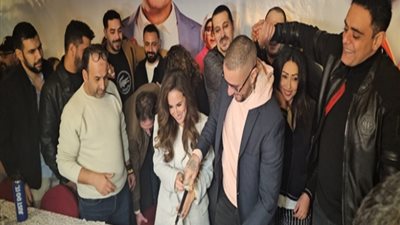 أبطال وصناع 