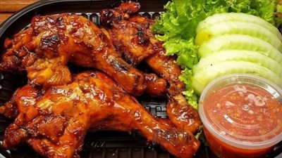 صينية الدجاج بصلصة البيتزا