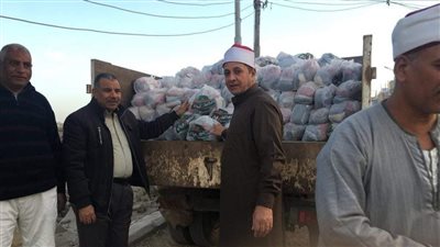 أوقاف الفيوم تبدأ توزيع الشنط الغذائية على الأسر الأولى بالرعاية 