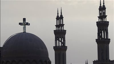 استشاري نفسي يفجر مفاجأة حول حالة مرضية تحدث في المسجد والكنيسة.. فيديو