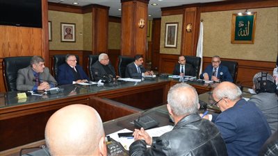 محافظ سوهاج يترأس إجتماع المجلس الاقتصادي الاجتماعي