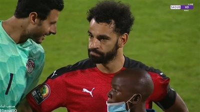 أشرف قاسم: اتهام محمد صلاح بالتمرد 