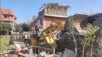 استمرار حملات الإزالة للتصدي لمخالفات البناء بمركز بنها