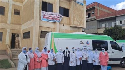 الكشف على 1950 مريضاً فى قافلة علاجية في قرية ميت دمسيس بالدقهلية