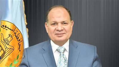 محافظ أسيوط يهنئ رئيس الجمهورية بالذكرى الـ 72 لعيد الشرطة