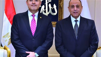 وزير الطيران المدنى يستقبل سفير قطر لتعزيز آليات التعاون المشترك