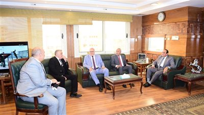 النعماني يهنئ شرباش بعيد الشرطة ال٧٢ مشيداً بحهود مديرية الأمن في توفير البيئة الآمنة لأبناء محافظة سوهاج