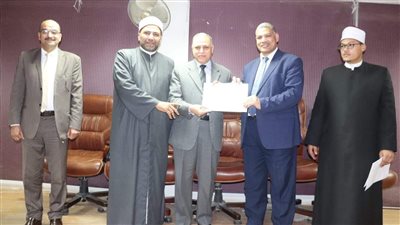 تكريم الأئمة والواعظات في ختام دورة اللغة العربية بجامعة الفيوم    