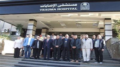 رئيس جامعة أسيوط يتفقد مستشفى الإصابات والطوارئ 