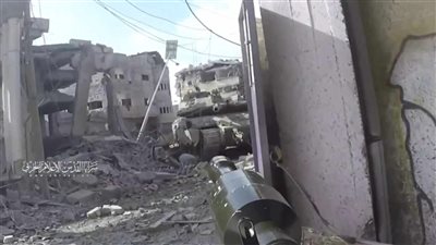 سرايا القدس تعرض مشاهد لاستهداف آليات الاحتلال في خان يونس.. صور