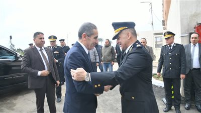 محافظ الغربية يضع إكليلاً من الزهور على النصب التذكاري للشهداء