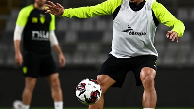 تدريبات تكتيكيه للاعبى الزمالك على ملعب ال مكتوم 