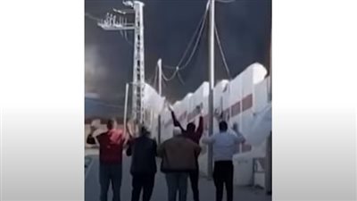 الاحتلال يقتل مدنيا رفع الراية البيضاء أمام عدسة الكاميرا بخان يونس (فيديو)