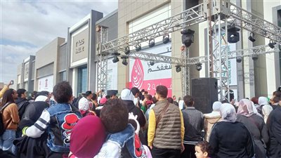 فقرات فنية وترفيهية للزوار بمعرض الكتاب الدولي 2024 في أول أيامه.. شاهد