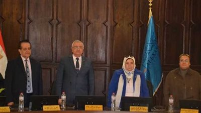 نائب رئيس جامعه الاسكندرية يطالب وحدات السلامة والصحة المهنية بمتابعة اخطار النوات على جميع الاسطح والكابلات تجنبا لاى مخاطر محتملة 