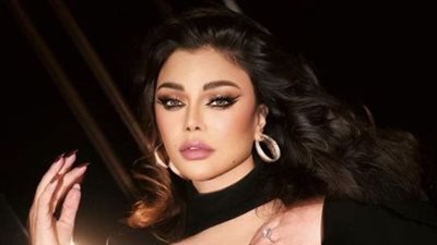 هيفاء وهبي تسير على خطى هند رستم بالأسود الكريستالي (صور)