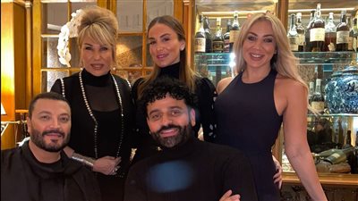 عمر السعيد برفقة اليسا وأحلام وغادة عبد الرازق في عرض أزياء زهير مراد بباريس (صور)