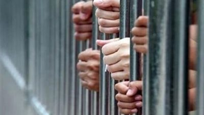 تفريغ كاميرات مخزن يستغله مسن للتحرش بالأطفال