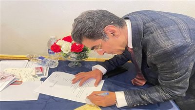 أيمن عطالله يتقدم بأوراق ترشحه لعضوية مجلس 