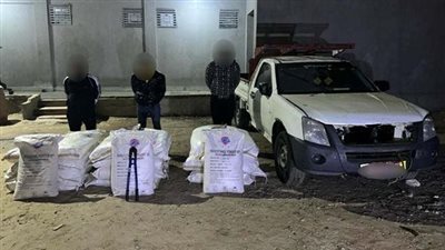 ضبط المتهمين بسرقة عشرات الأطنان من الأدوية على الطريق الصحراوي 