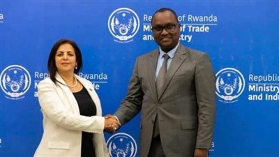 سفيرة مصر لدى رواندا تلتقي بوزير التجارة والصناعة الرواندي