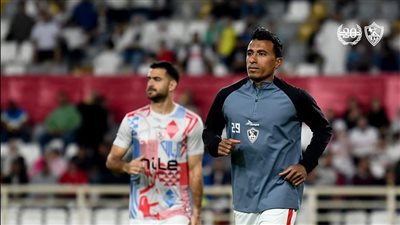 لاعبو الزمالك يؤدون تدريبات استشفائية بفندق الإقامه 