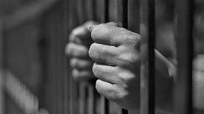 حبس عاطل وصاحب مطبعة في الإسكندرية بتهمة التزوير