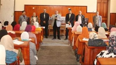 محافظ بني سويف يتابع برنامج تدريب المعلمين الجدد 