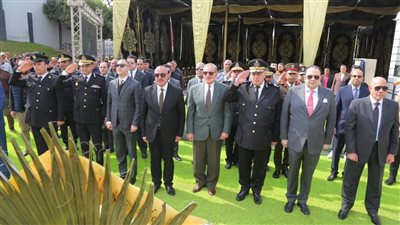 محافظ كفر الشيخ يضع إكليل زهور على النصب التذكاري لشهداء الشرطة 
