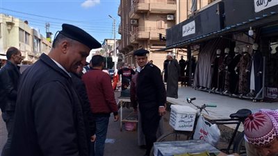 حملة لرفع الاشغالات من شوارع وميادين مدينة الزرقا بدمياط 