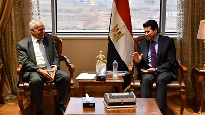 وزير الشباب والرياضة يعقد جلسة تصالح بين أعضاء مجلس إدارة نادي سموحة