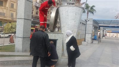 صيانة شعلة النصب التذكاري بالمنصورة  وتجربتها ايذانا ببدء أعياد الدقهلية 
