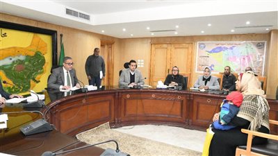 محافظ الفيوم يوجه بسرعة رفع التعديات على المجرى المائي بقرية المندرة 