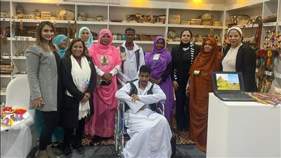 معرض القاهرة للكتاب ..  القومى للمرأة يزور جناح المخصص لحلايب وشلاتين ويشيد بمنتجاته اليدوية والتراثية 
