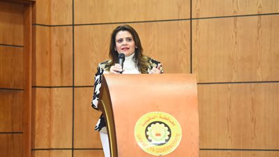 بالتعاون مع 