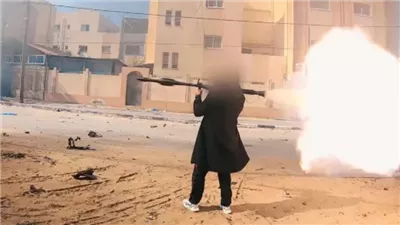 المقاتل الأنيق.. فلسطيني يدهش السوشيال بحسن مظهره وبراعته في اصطياد الدبابات (فيديو)