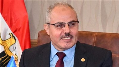 مندور يوجه بمشاركة علماء جامعة القناة في تناول قضايا البيئة والمناخ