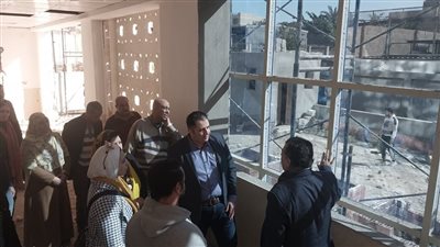 نائب محافظ القاهرة يتفقد أعمال الإنشاءات الجارية بمبنى حى الأميرية الجديد
