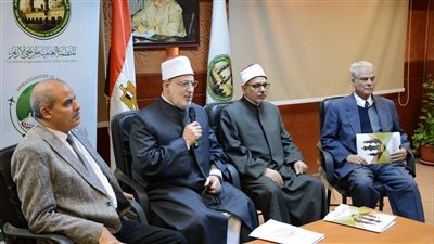 الضوينى يطالب تفعيل أنشطة المنظمة العالمية للخريجين  من خلال سفراء الأزهر 