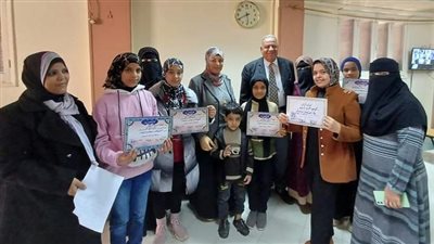 تعليم أبوتشت يكرم الطالبات الفائزات بالمركز الأول في مسابقة الإلقاء الشعري