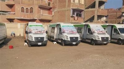 الفحص الطبي لـ 1722 مواطنا في قافلة طبية بكفر شكر