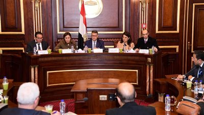 وزيرة الثقافة تستعرض جهود الوزارة لبناء الإنسان وتحقيق العدالة 