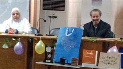 مستشفى جراحة المسالك الجامعي بأسيوط تنظم حفل تكريم لإحدي الممرضات