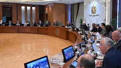 رئيس الوزراء يُقدم التهنئة لوزير الداخلية بمناسبة عيد الشرطة