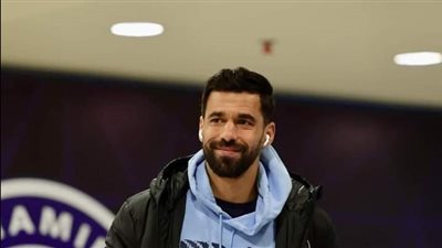 جلسة بين عبد الله السعيد ومسؤولي بيراميدز 