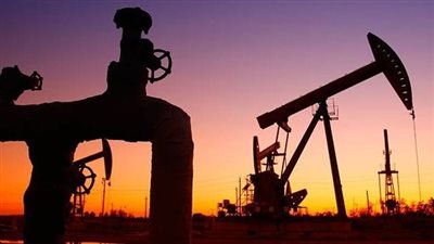 أسعار تواصل الانخفاض وبرنت يسجل 82.50 دولار للبرميل